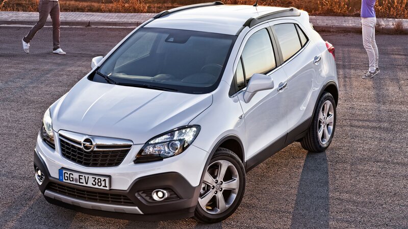 White Opel Mokka Suv — Silver, Dramatic