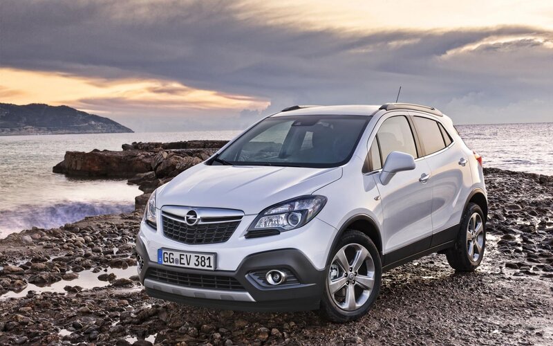 White Opel Mokka Suv — Silver