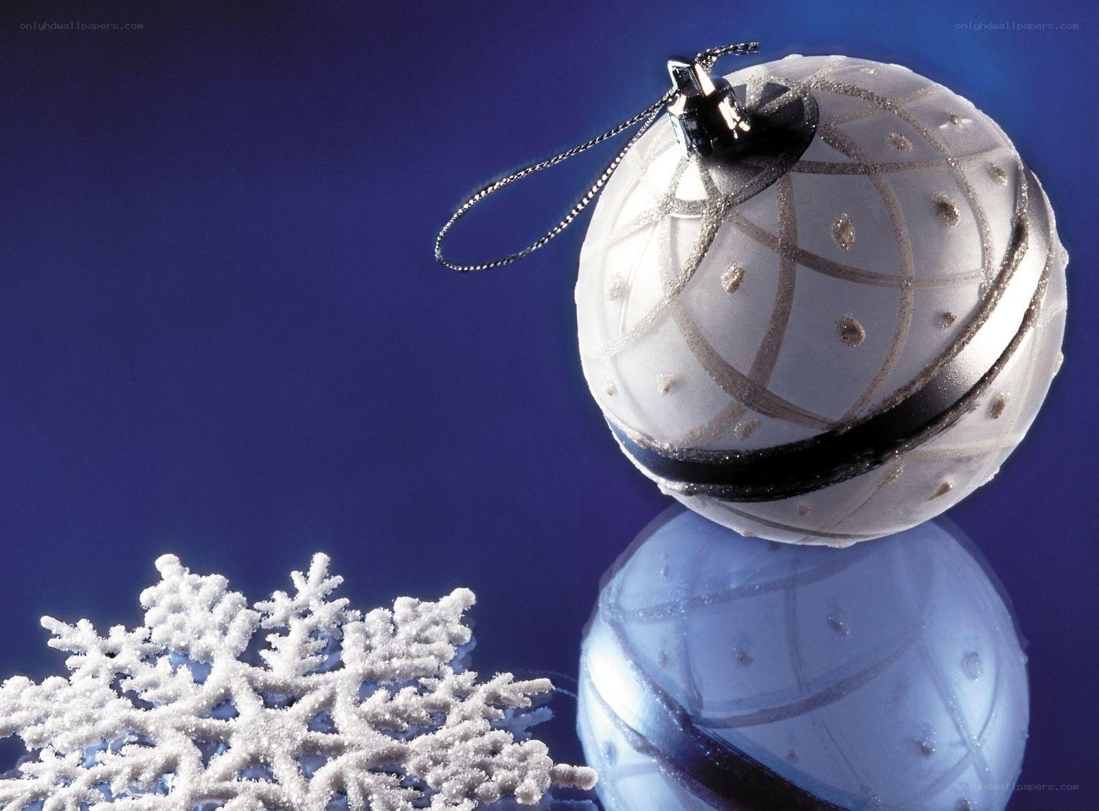 White ornament with snowflake