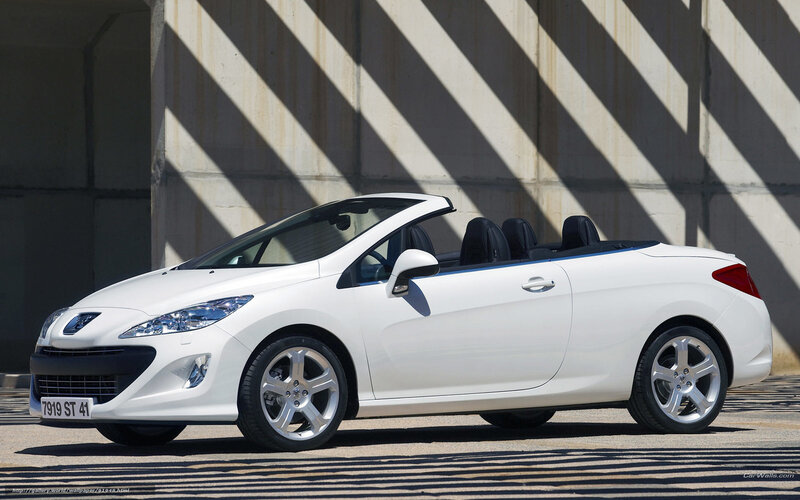 White Peugeot 308 CC convertible