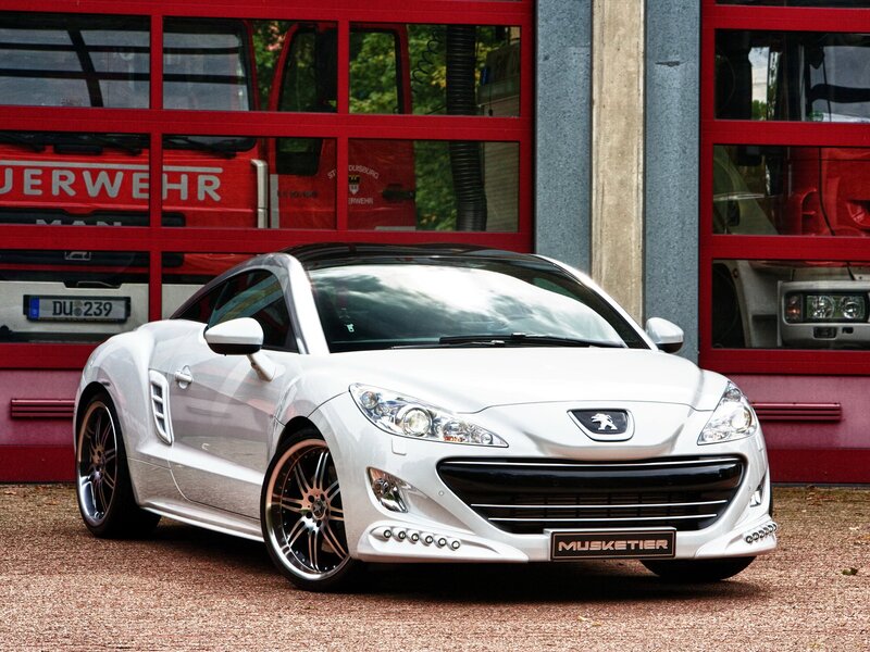 White Peugeot Musketier car