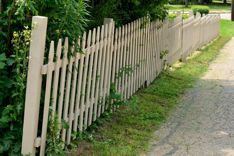 White Picket Fence — Green, Calm