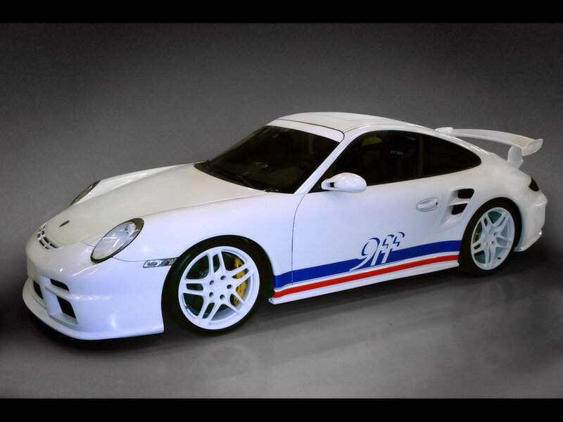 white porsche 911 gt3
