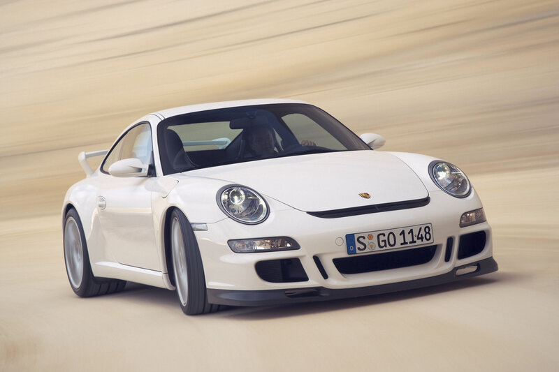 White Porsche 911 GT3 in motion