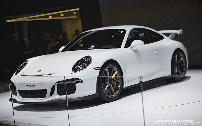 White Porsche 911 GT3 on display