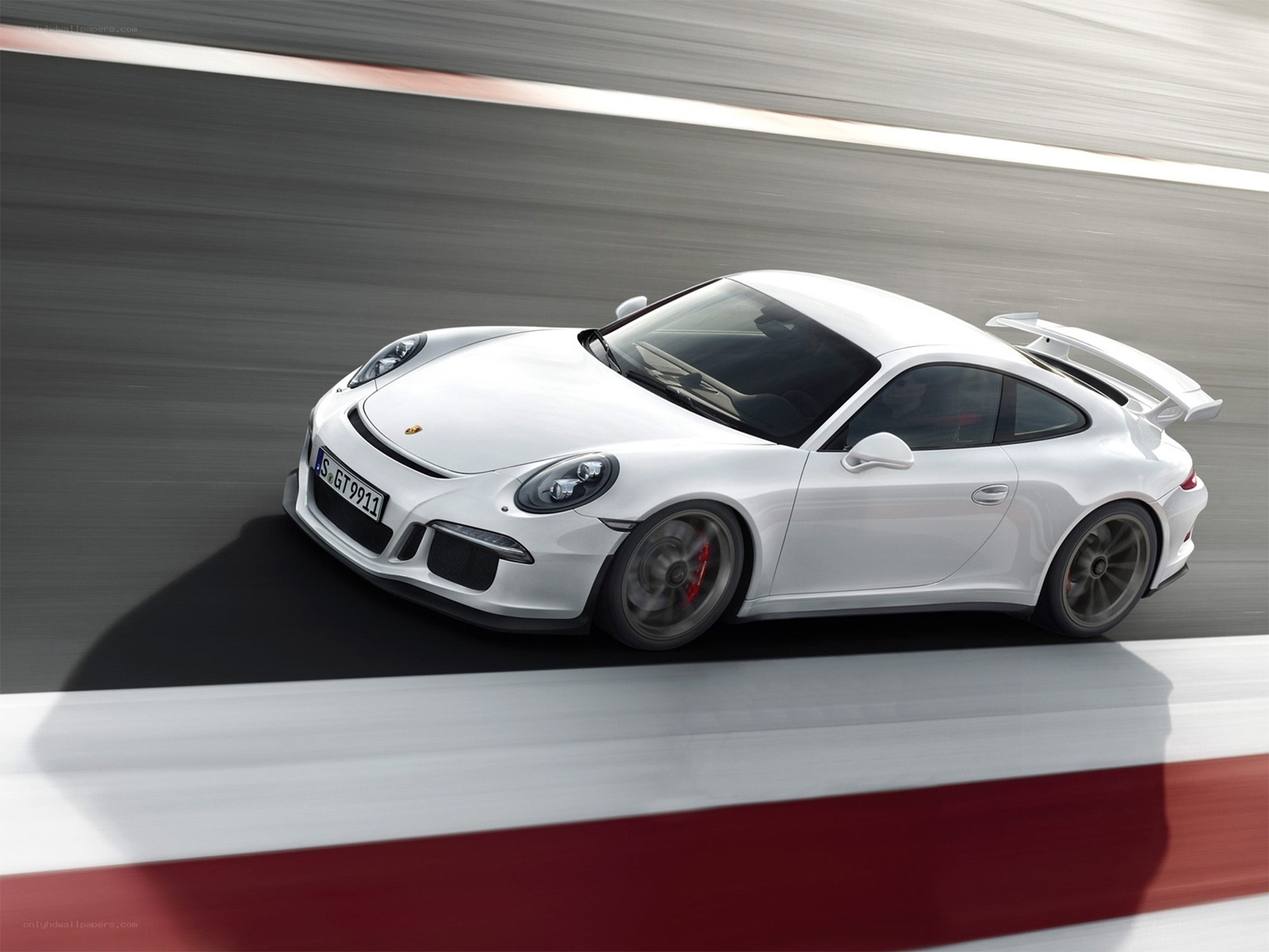 White Porsche 911 GT3 on track