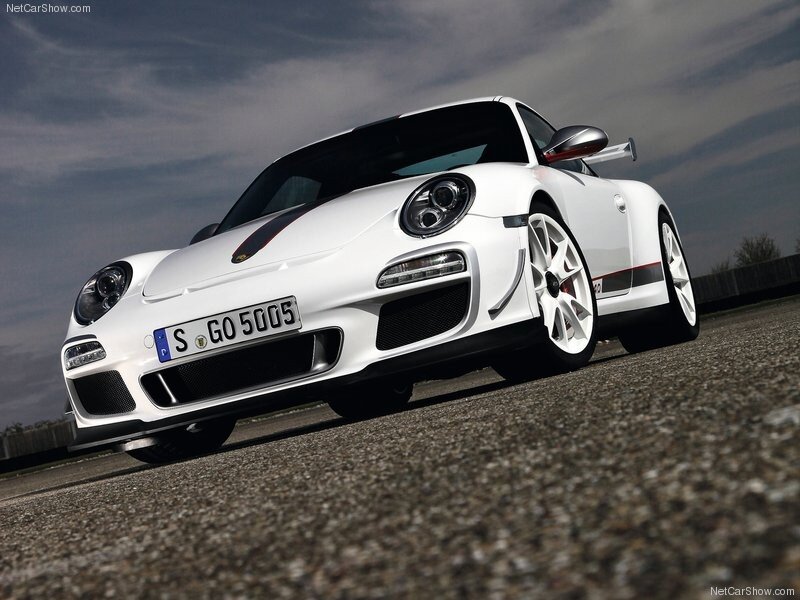 white porsche 911 gt3 rs