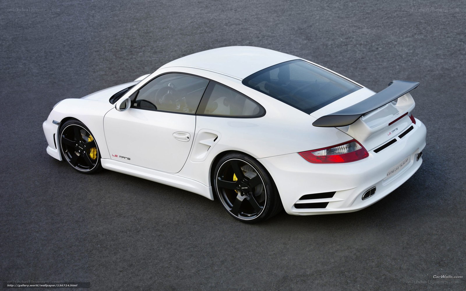white porsche 911 le mans
