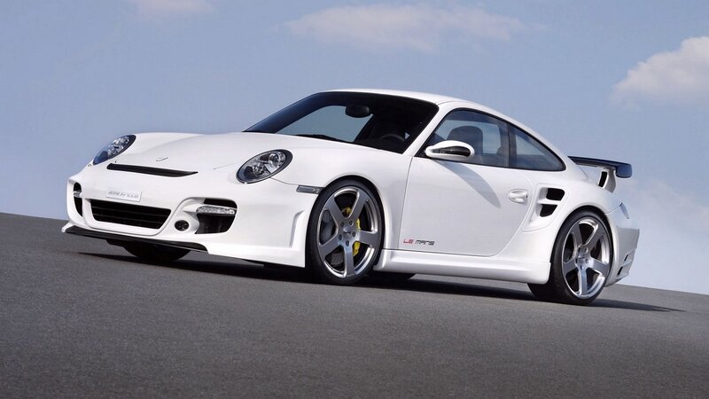 white porsche 911 le mans