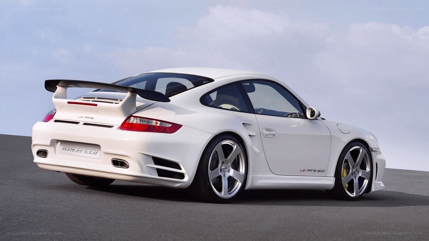 white porsche 911 le mans