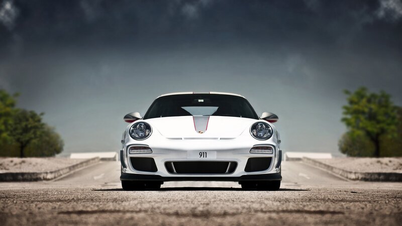 White Porsche 911