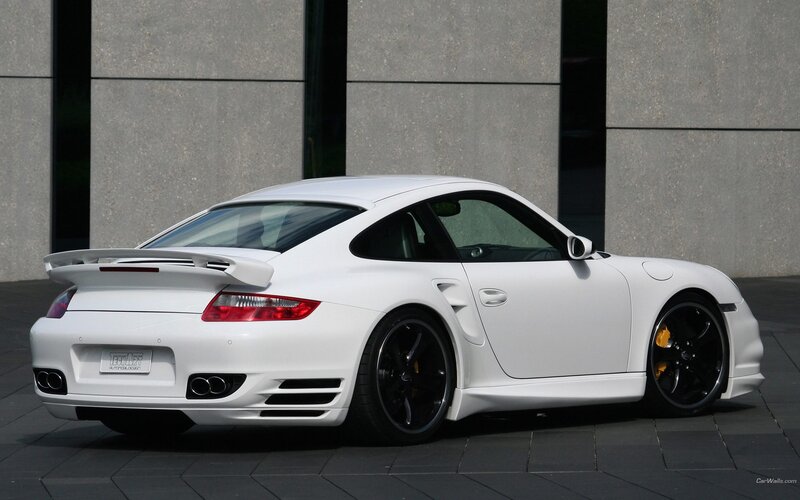 white porsche 911 turbo