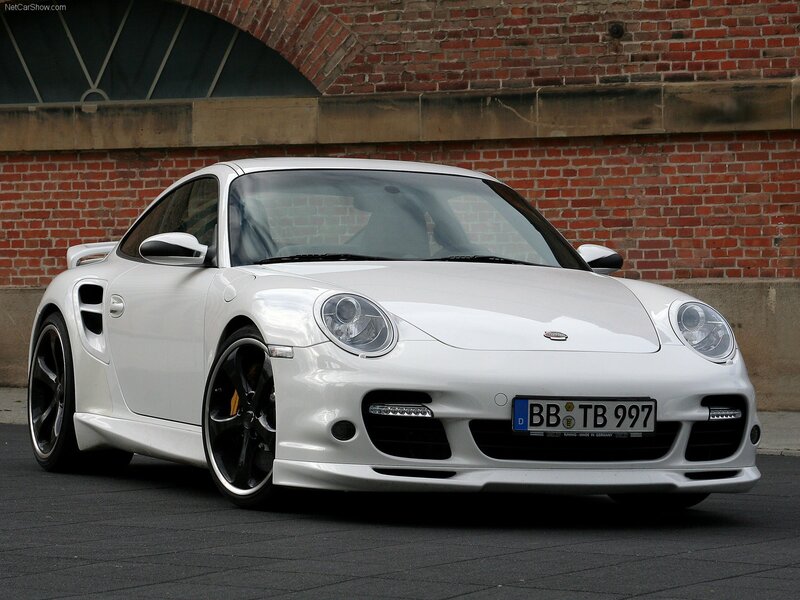 white porsche 911 turbo