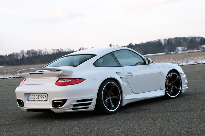 white porsche 911 turbo