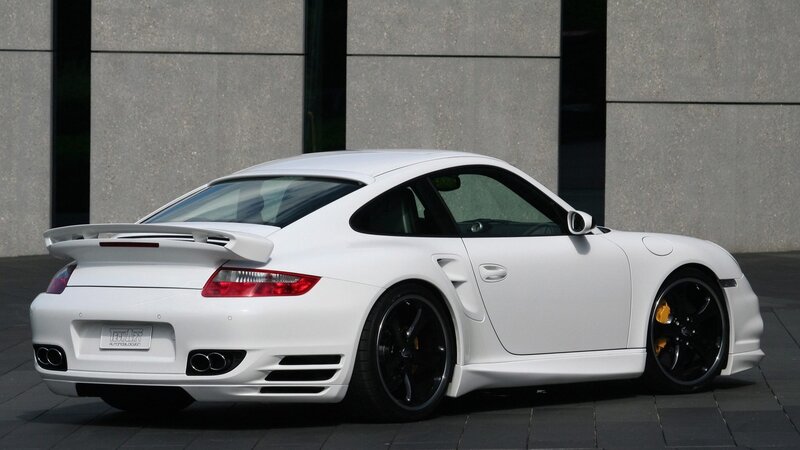 white porsche 911 turbo