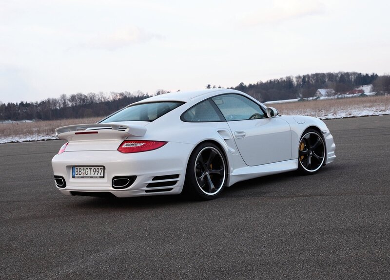 White Porsche 911 Turbo — Calm