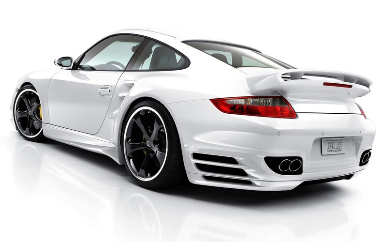 White Porsche 911 Turbo — Clean