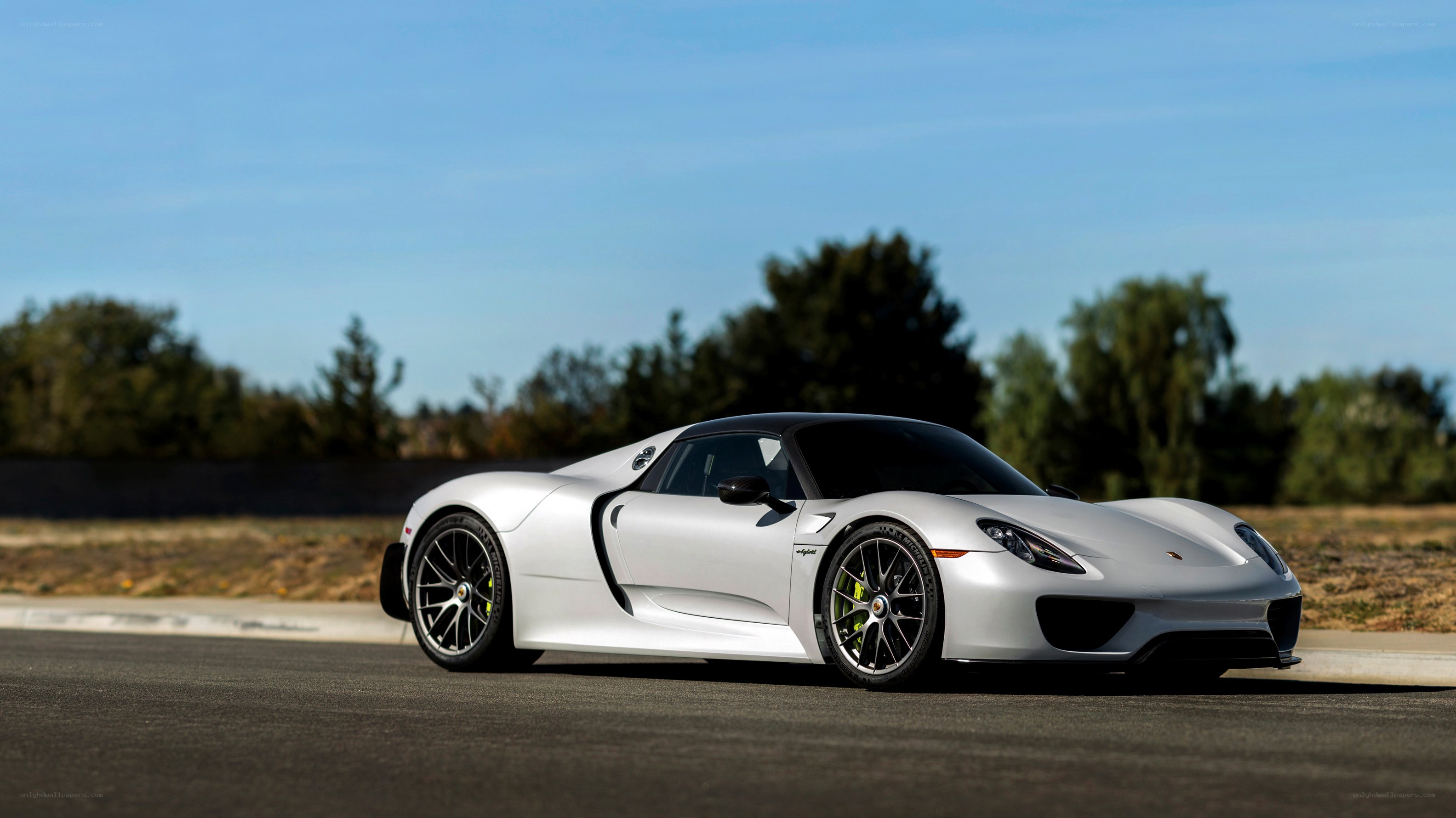 White Porsche 918 Spyder on track
