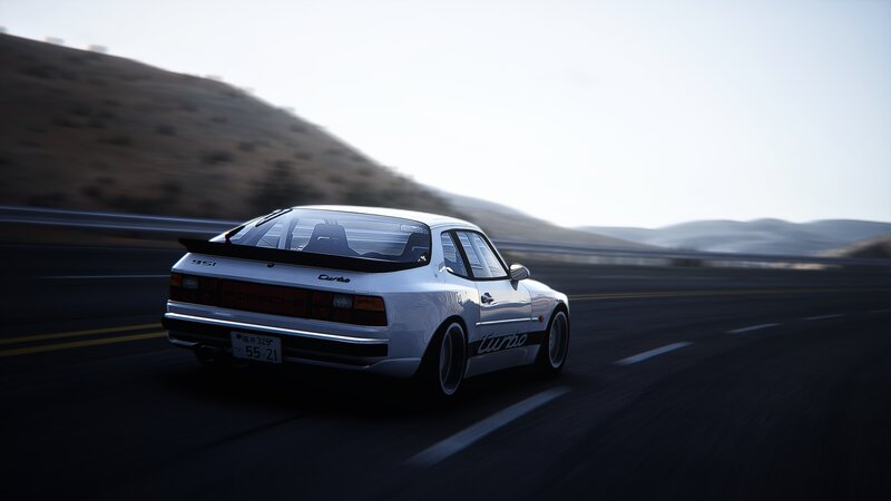 White Porsche 951 Turbo