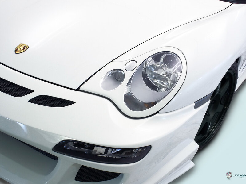 White Porsche Car — Neutral