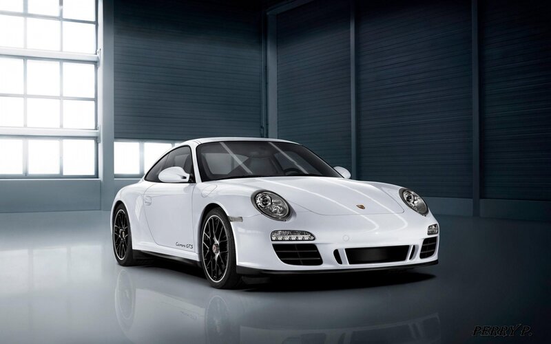 White Porsche Carrera Gts — Dramatic