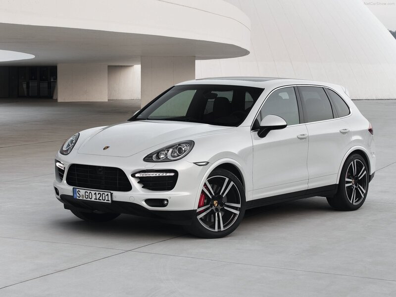 White Porsche Cayenne