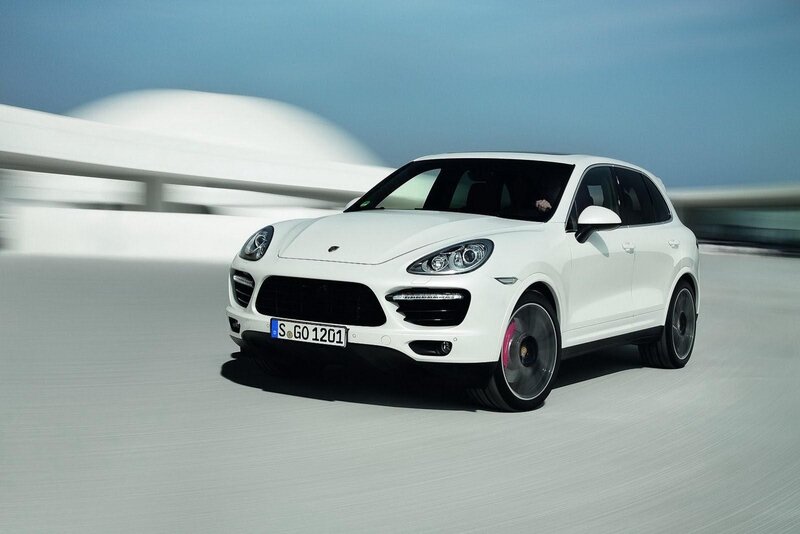 White Porsche Cayenne — Dynamic, Photograph, Car