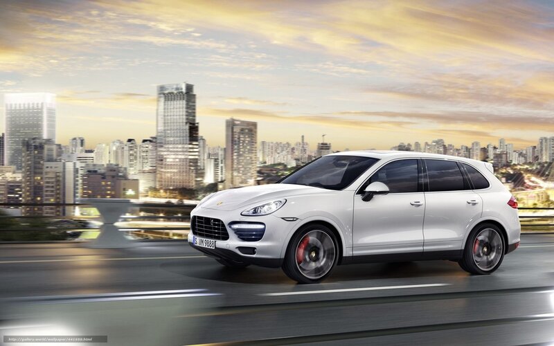 White Porsche Cayenne — Dynamic, Sunset