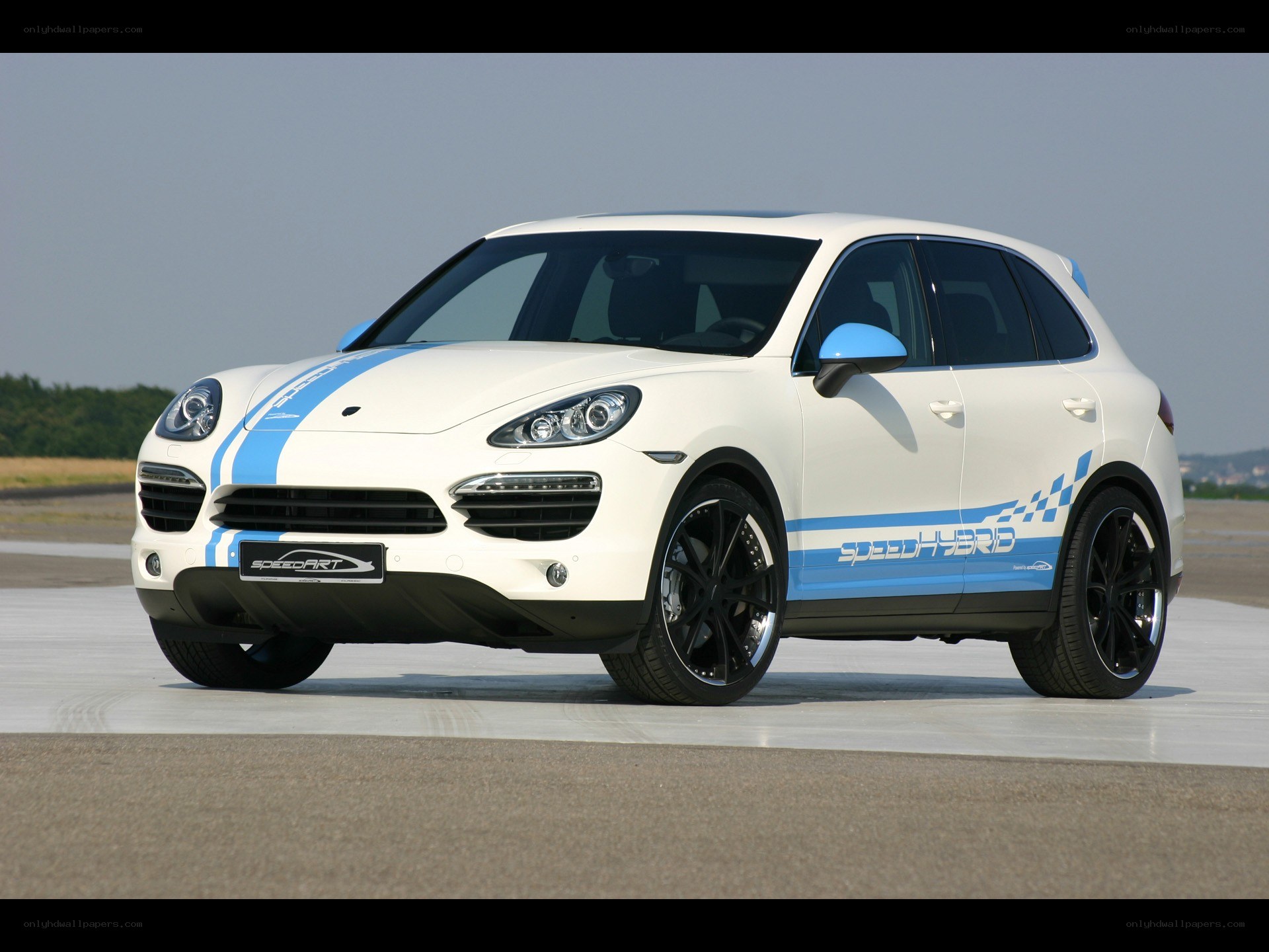 White Porsche Cayenne SpeedArt