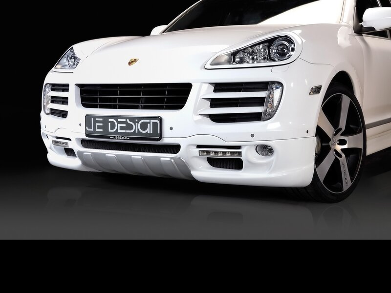 White Porsche Cayenne with JE Design