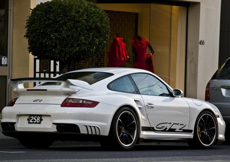 White Porsche GT2