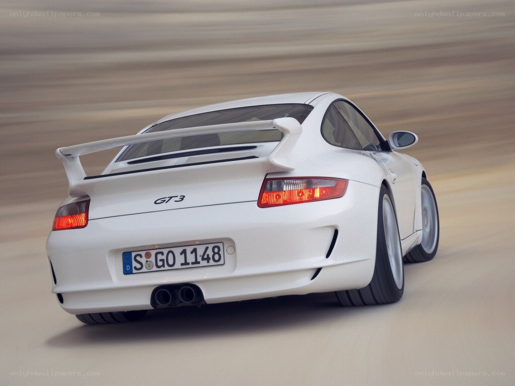 white porsche gt3 in motion