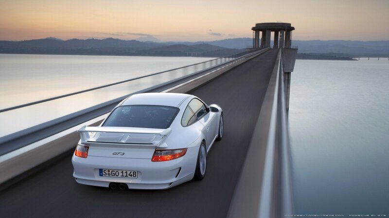 White Porsche GT3 on a bridge