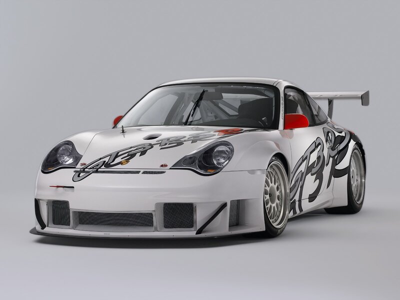 white porsche gt3 race car