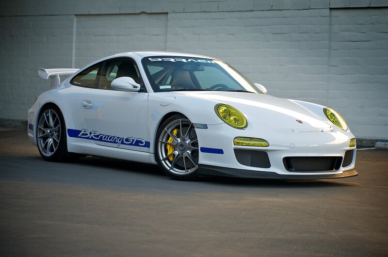 White Porsche GT3 race car