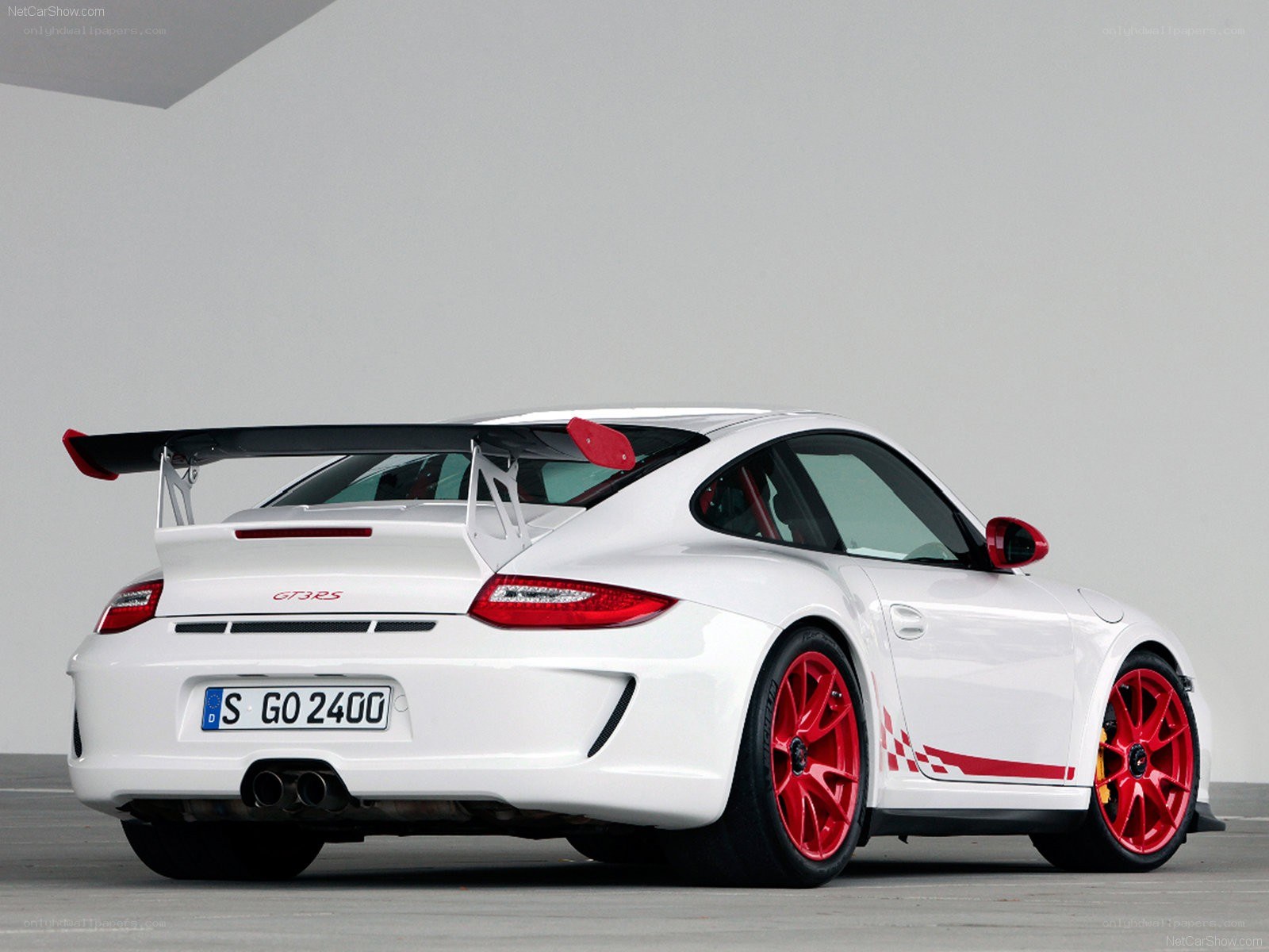 white porsche gt3 rs