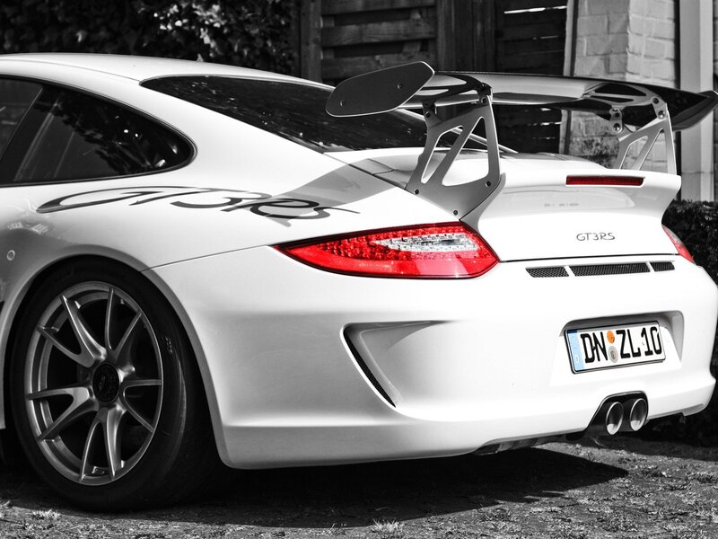 White Porsche Gt3rs