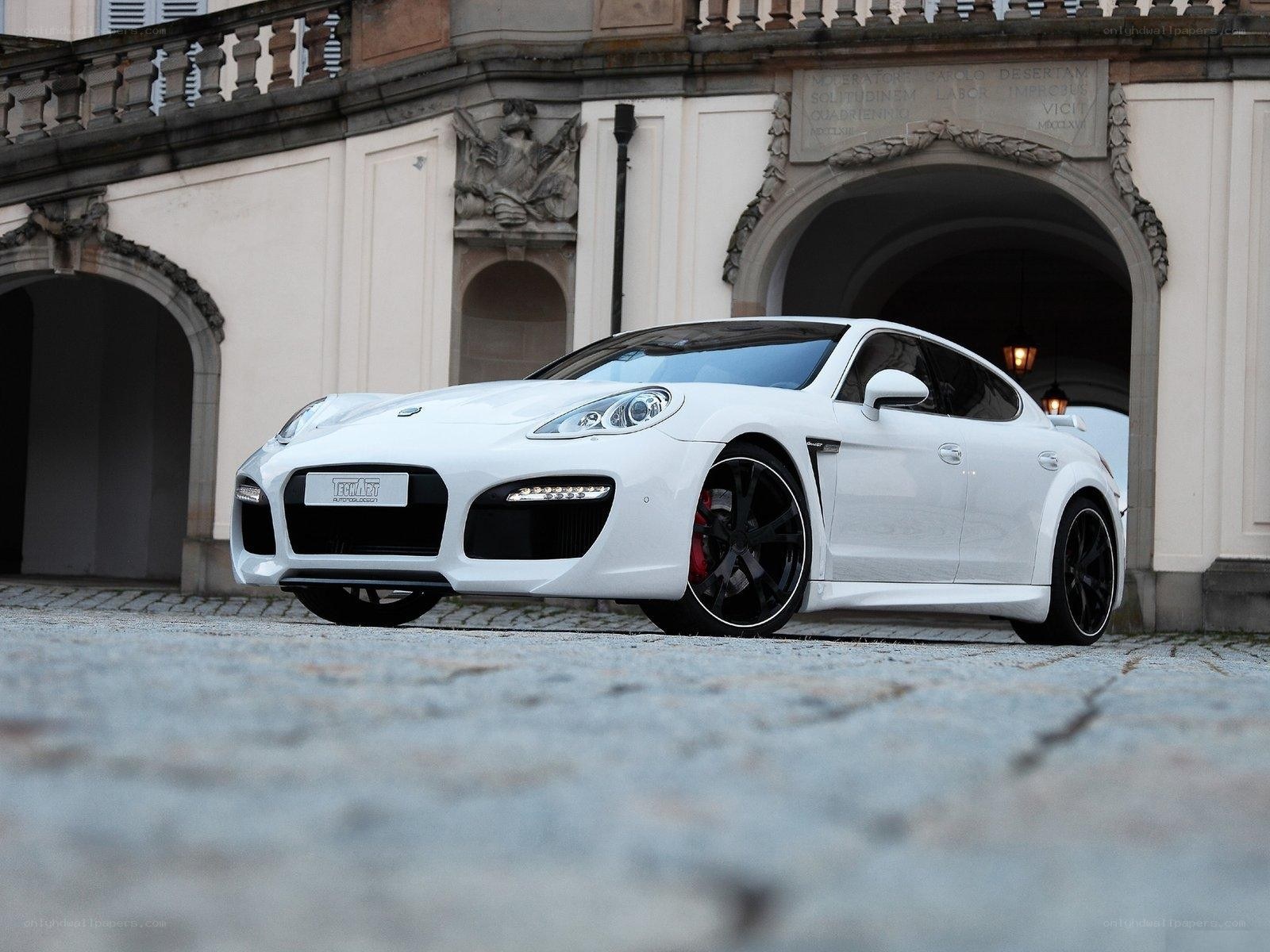 White Porsche Panamera