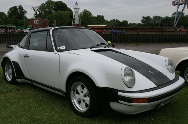 White Porsche with black stripes