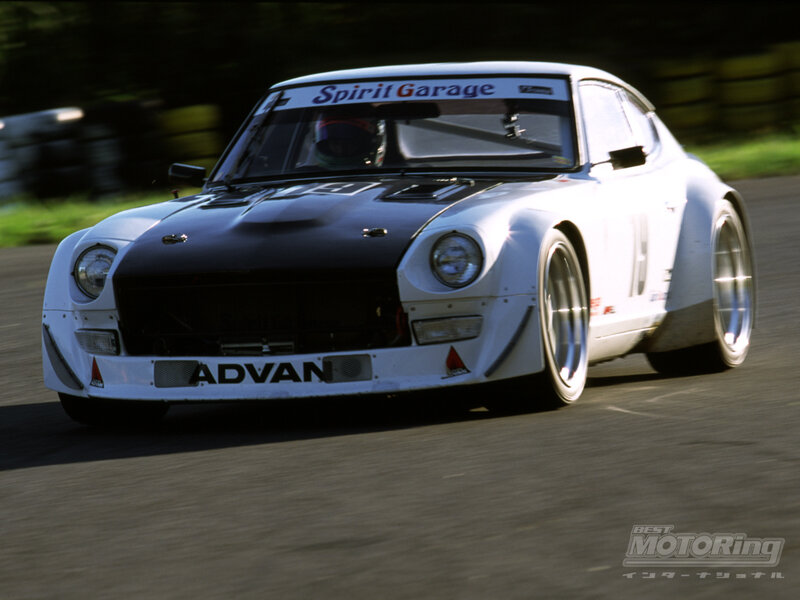 White Race Car — Dynamic, Afternoon, Photograph, Driver, Race Track