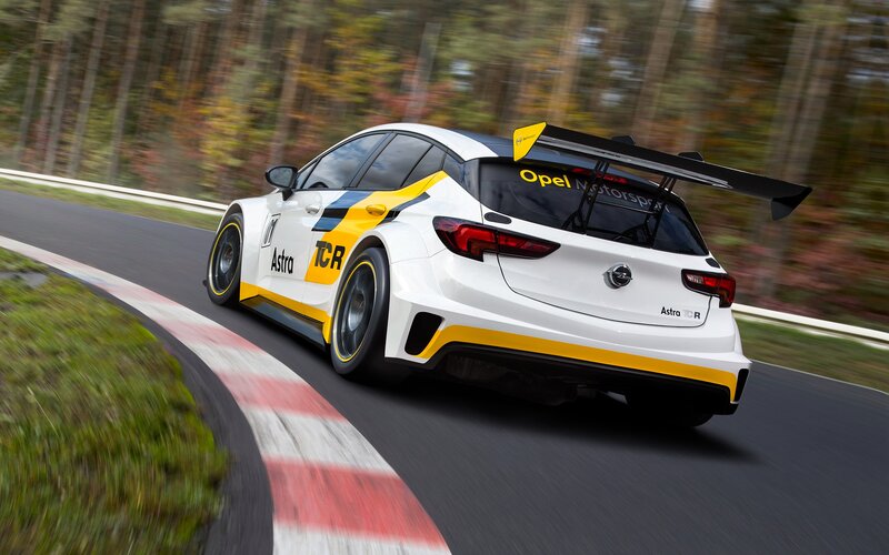White Race Car — Dynamic, Autumn