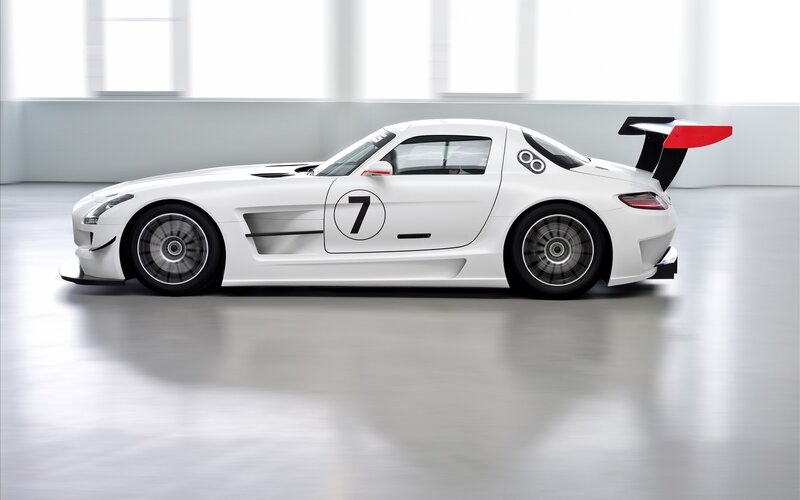 White Race Car — Neutral, Photograph, Number 7, Large Rear Wing, Silver Wheels