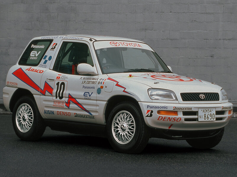 White Rally Car — Neutral