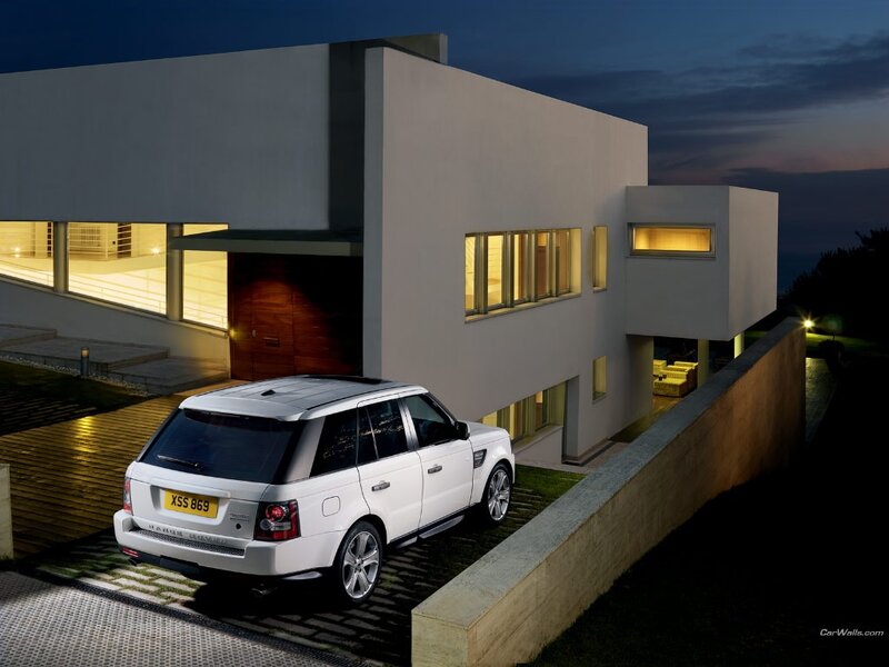 White Range Rover at modern house
