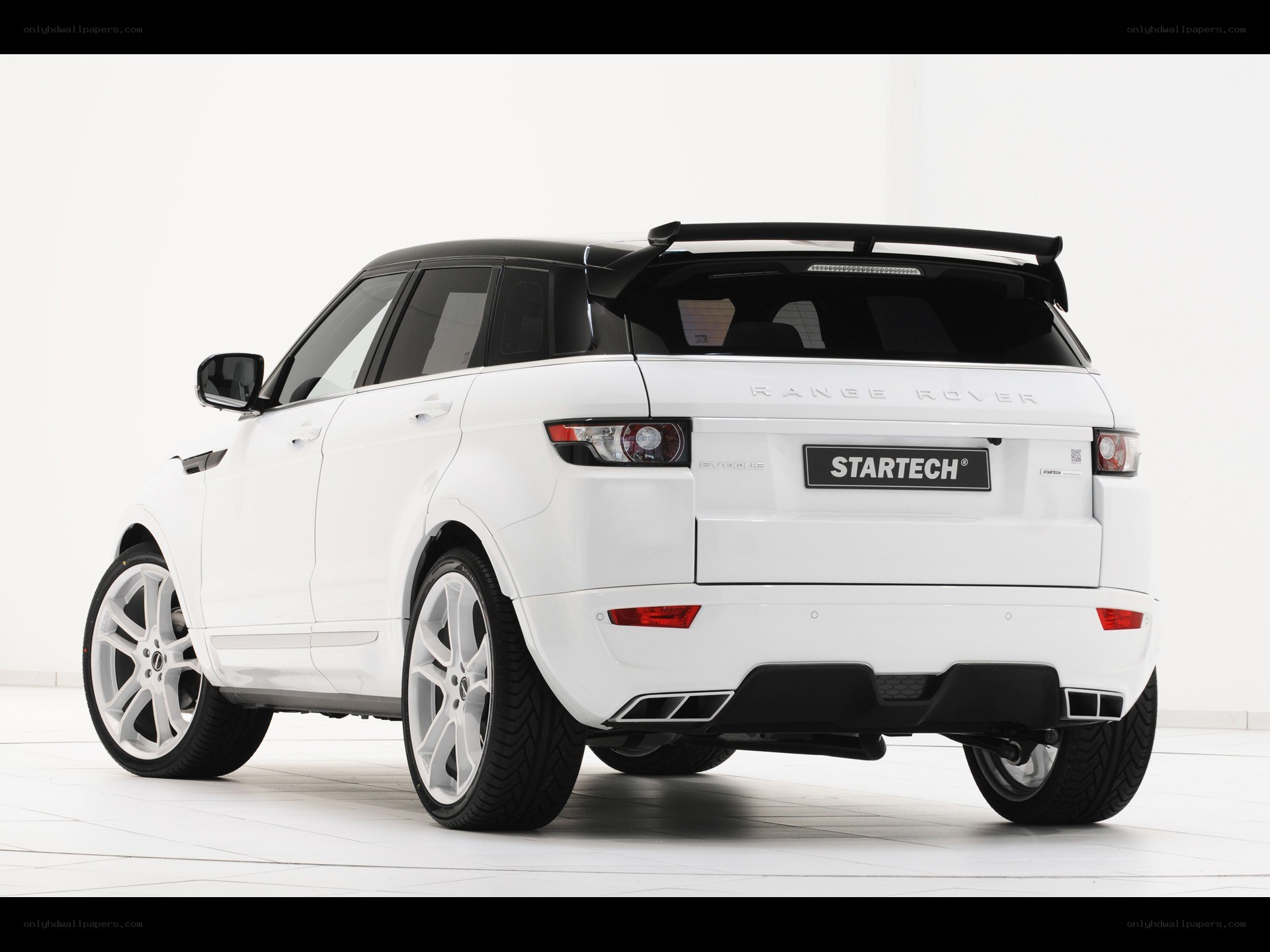 white range rover evogue