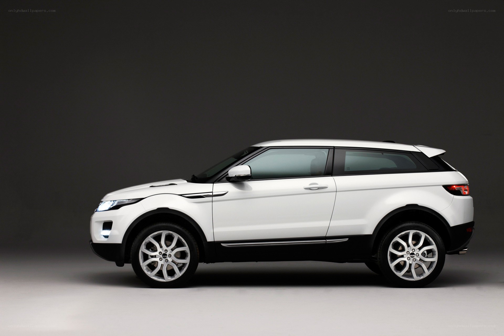 white range rover evoque