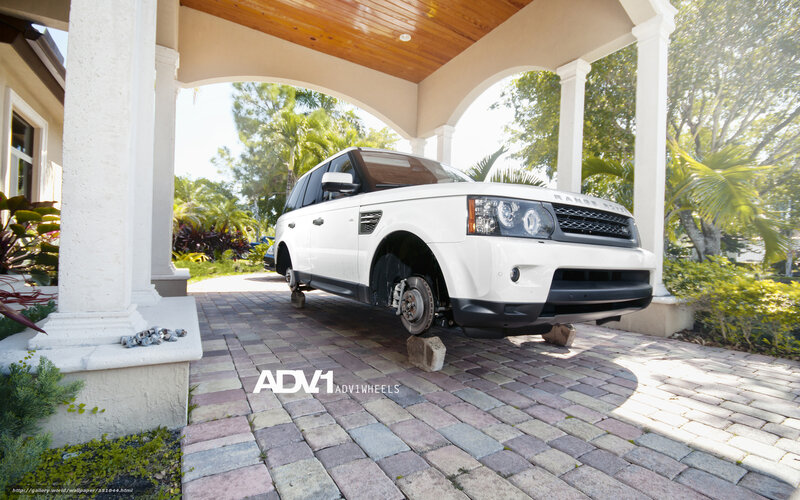 White Range Rover on display