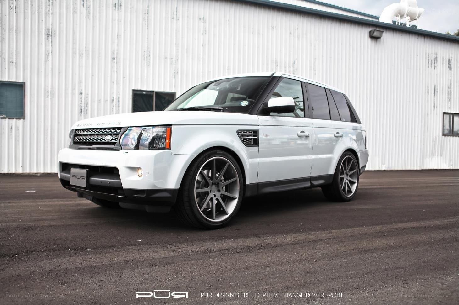 White Range Rover Sport