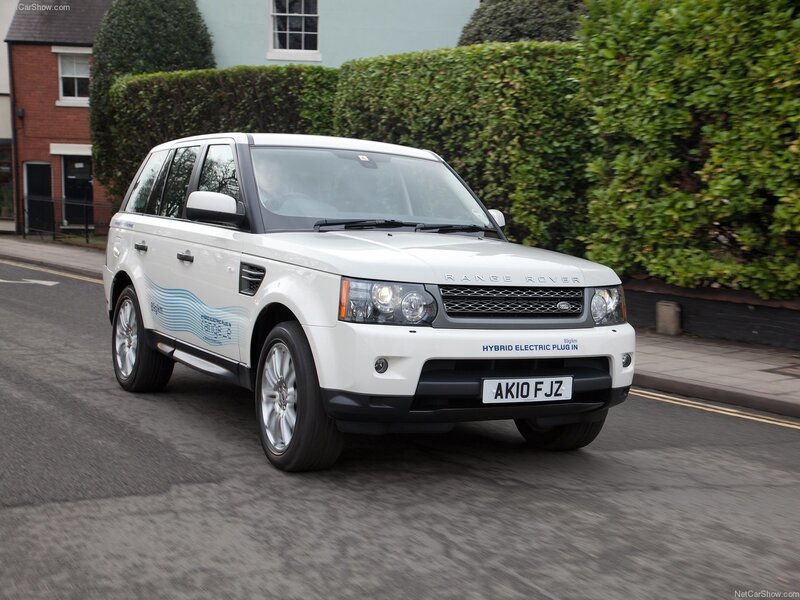 White Range Rover Suv — Calm