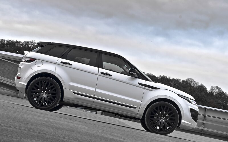 White Range Rover Suv — Dramatic, Photograph, Car, Bridge